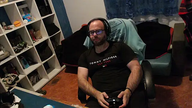 ravingr4d4 online show from 4, 2, 2025