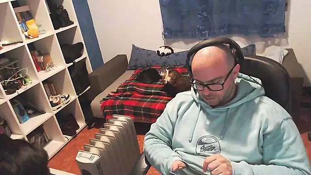 ravingr4d4 online show from 22, 2, 2025