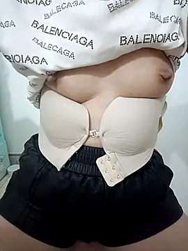 Snapshot of SweetGirl2k2 chatting on 17, 9, 2025 SweetGirl2k2 online show from 17, 9, 2025