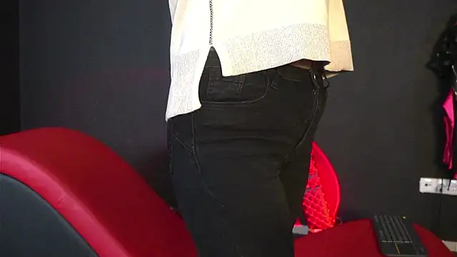 Snapshot of CelineConner chatting on 7, 3, 2026 CelineConner online show from 7, 3, 2026