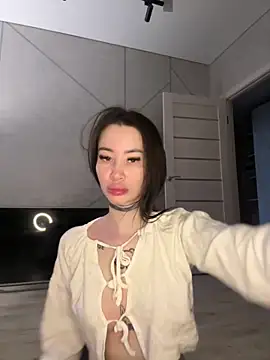 Yunasi online show from 6, 3, 2025