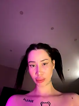 Yunasi online show from 3, 11, 2025