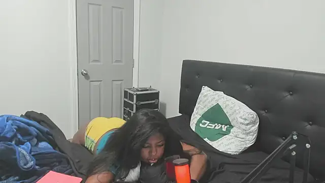 demi xoxo online show from 3, 2, 2026