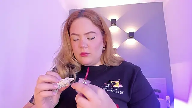sophiarossee  online show from 24, 1, 2025