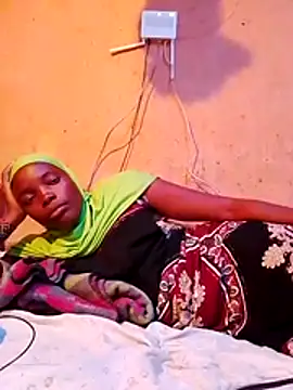 cute naimah online show from 22, 11, 2025