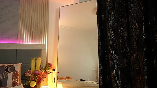 Snapshot of MiaCharm chatting on 30, 10, 2025 MiaCharm online show from 30, 10, 2025