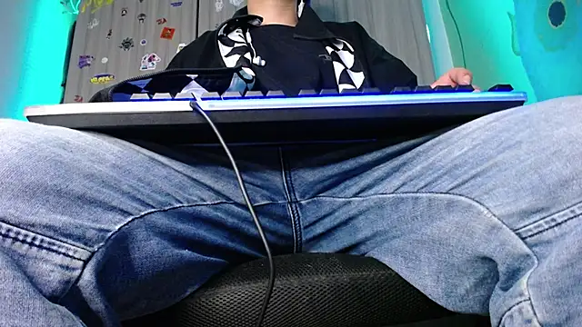 zacwatson  online show from 4, 12, 2024