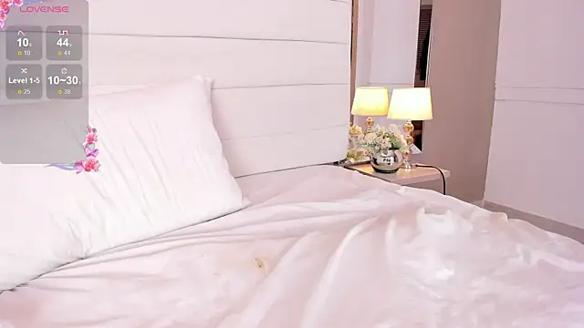 Lilly 2809  online show from 21, 2, 2025