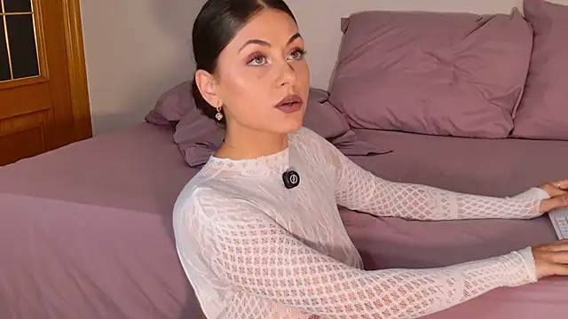 Snapshot of AvaBabyGirl chatting on 18, 10, 2025 AvaBabyGirl online show from 18, 10, 2025