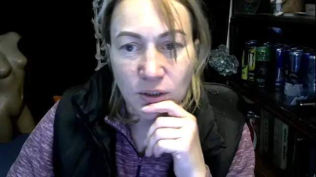 wLESLYMOSw online show from 17, 10, 2025