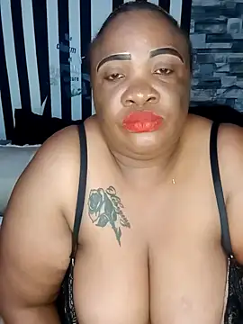 Snapshot of BigHotMatureXx chatting on 12, 10, 2025 BigHotMatureXx online show from 12, 10, 2025