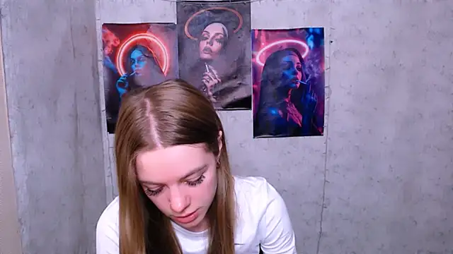 Snapshot of AliceFlirtt_ chatting on 13, 11, 2025 AliceFlirtt online show from 13, 11, 2025