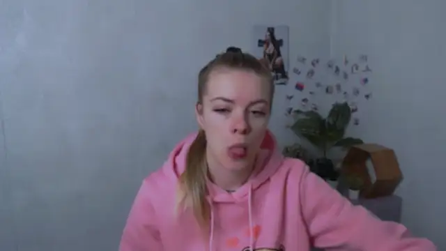 AliceFlirtt  online show from 1, 12, 2025