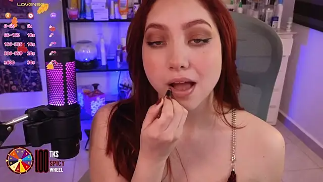 LilyVelvett online show from 22, 11, 2025