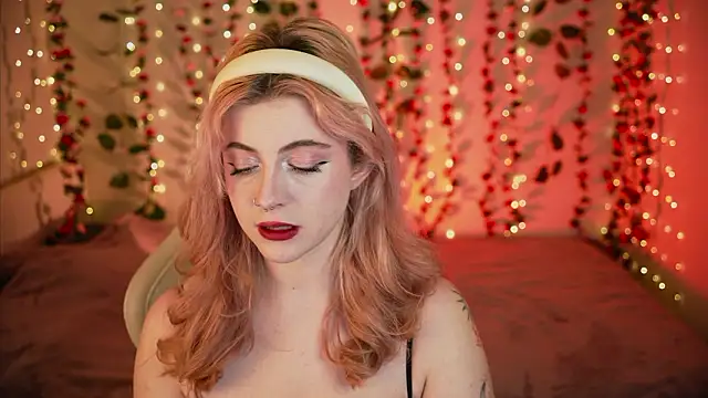 Snapshot of your_favoritegirls chatting on 5, 3, 2026 your favoritegirls online show from 5, 3, 2026