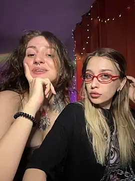 Snapshot of Dooubletroublee chatting on 13, 12, 2024 Dooubletroublee online show from 13, 12, 2024