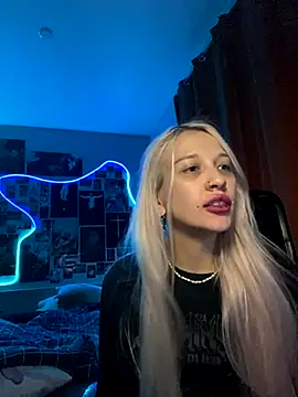 Snapshot of Dooubletroublee chatting on 17, 9, 2025 Dooubletroublee online show from 17, 9, 2025