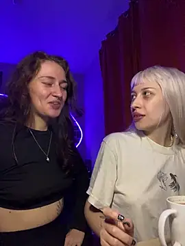 Snapshot of Dooubletroublee chatting on 30, 9, 2025 Dooubletroublee online show from 30, 9, 2025