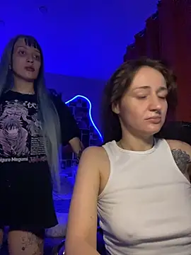 Snapshot of Dooubletroublee chatting on 6, 11, 2025 Dooubletroublee online show from 6, 11, 2025