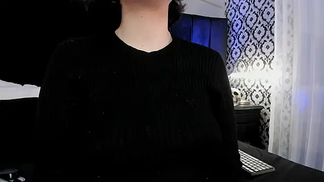 Snapshot of Adeelinee chatting on 16, 9, 2025 Adeelinee online show from 16, 9, 2025