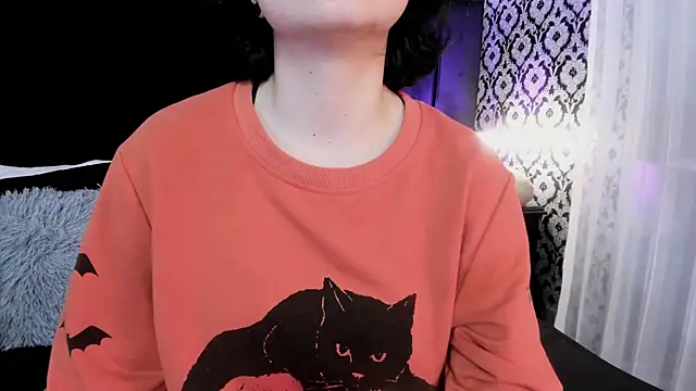 Snapshot of Adeelinee chatting on 2, 10, 2025 Adeelinee online show from 2, 10, 2025