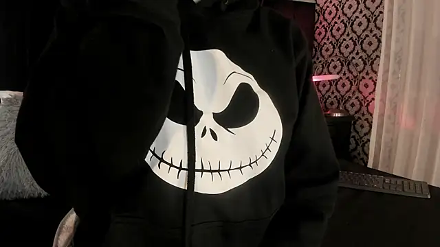 Adeelinee online show from 5, 1, 2026