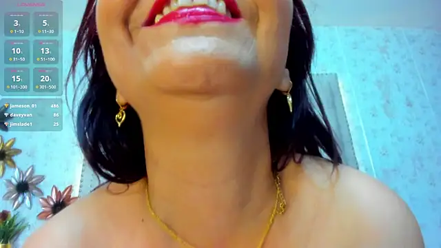 Snapshot of Victoriarouss- chatting on 8, 2, 2025 Victoriarouss- online show from 8, 2, 2025