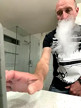 Snapshot of El_Gizmo chatting on 30, 11, 2025 El Gizmo online show from 30, 11, 2025