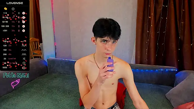 Snapshot of Aaron_Boom chatting on 10, 10, 2025 Aaron Boom online show from 10, 10, 2025