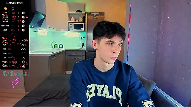 Snapshot of Aaron_Boom chatting on 12, 10, 2025 Aaron Boom online show from 12, 10, 2025