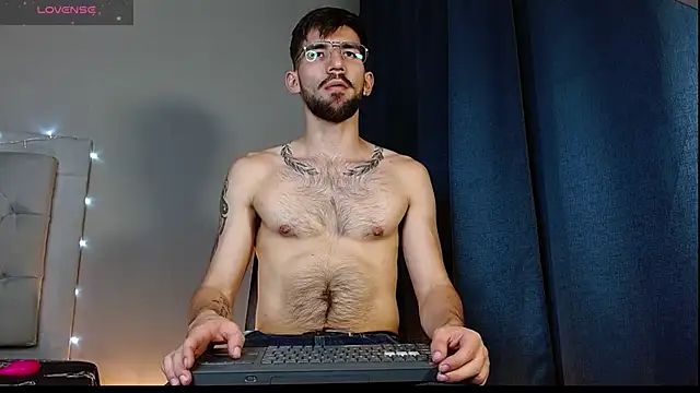 Snapshot of Mr_WhiteCock chatting on 19, 3, 2025 Mr WhiteCock online show from 19, 3, 2025