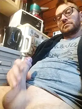 Snapshot of tomee83 chatting on 15, 10, 2025 tomee83 online show from 15, 10, 2025