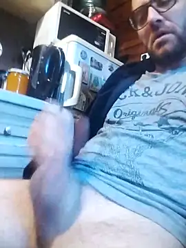 Snapshot of tomee83 chatting on 2, 11, 2025 tomee83 online show from 2, 11, 2025