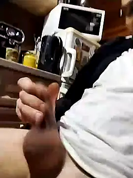 Snapshot of tomee83 chatting on 4, 12, 2025 tomee83 online show from 4, 12, 2025