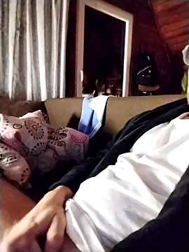 Snapshot of tomee83 chatting on 17, 12, 2025 tomee83 online show from 17, 12, 2025