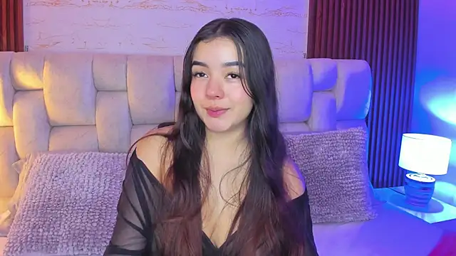 SophiaWylde online show from 7, 1, 2025