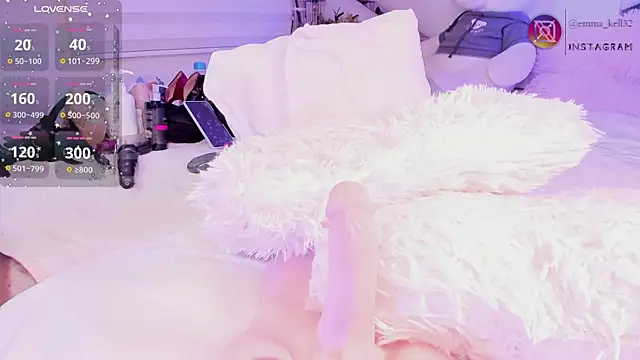 Snapshot of Emma-kell chatting on 23, 2, 2025 Emma-kell online show from 23, 2, 2025