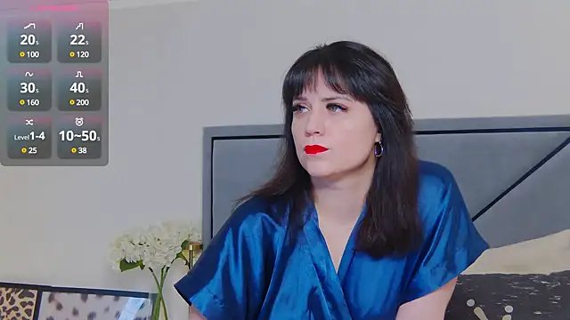 Snapshot of BellaHillss chatting on 1, 2, 2025 BellaHillss online show from 1, 2, 2025