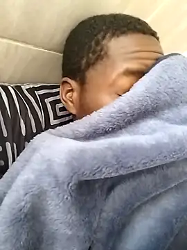 Snapshot of ArisingTurret chatting on 7, 11, 2025 ArisingTurret online show from 7, 11, 2025