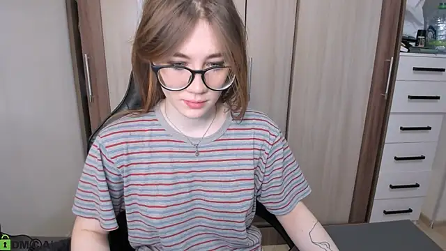 PureHeartt  online show from 17, 12, 2024