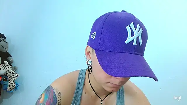 tomboyblue online show from 20, 2, 2025