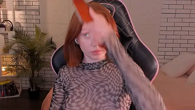 foxyMistrees online show from 3, 12, 2024