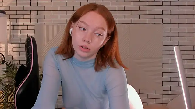 foxyMistrees online show from 3, 12, 2024