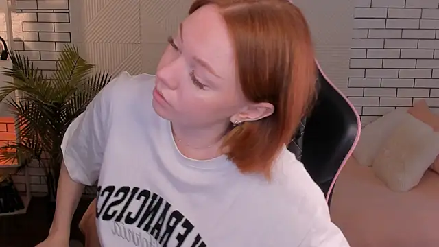 foxyMistrees online show from 12, 12, 2024