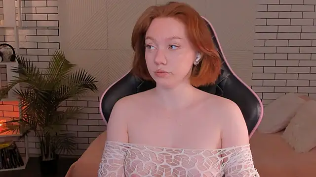 foxyMistrees online show from 19, 12, 2024