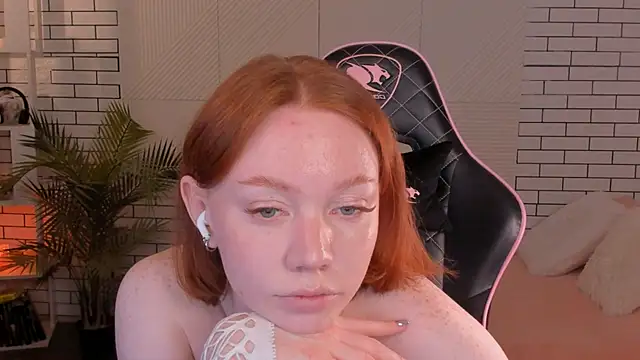 foxyMistrees online show from 20, 12, 2024