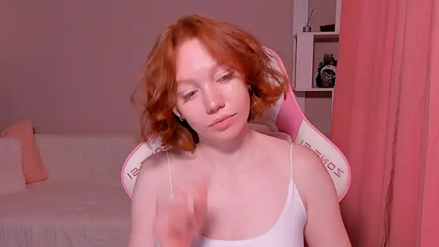 foxyMistrees online show from 1, 1, 2025