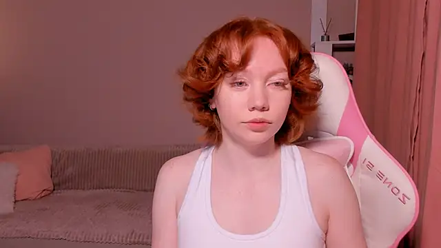 foxyMistrees online show from 7, 1, 2025