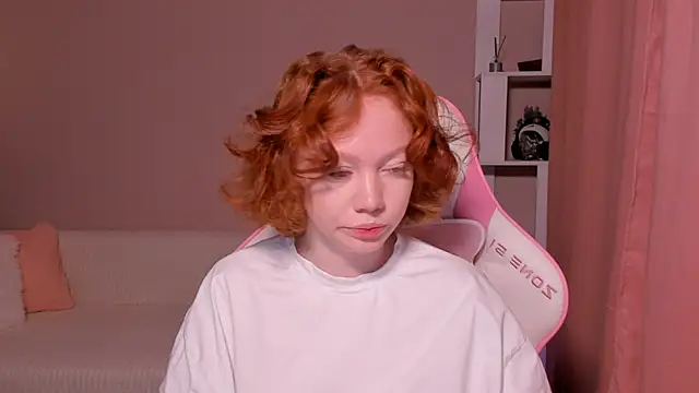 foxyMistrees online show from 10, 1, 2025