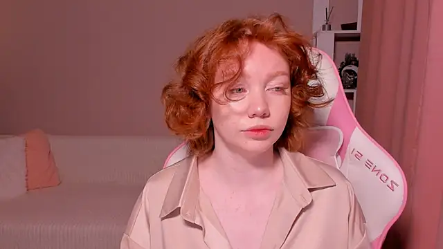 foxyMistrees online show from 12, 1, 2025